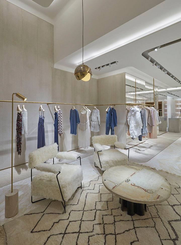 Vì sao nên đầu tư thiết kế không gian cho shop quần áo?